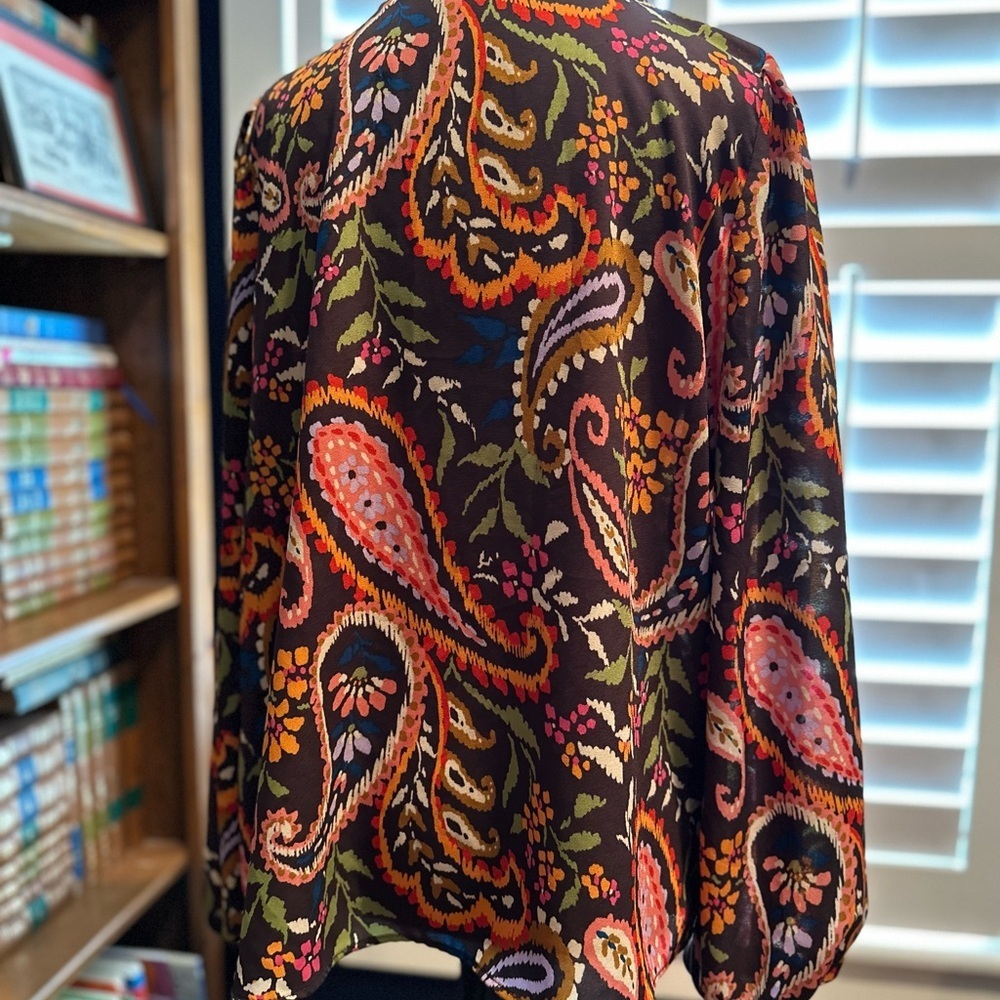 Floral Paisley V-Neck Tunic Top - Picture 3 of 11